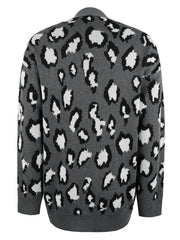 08209609-f0f3-4675-91ef-bf8be21b9a36-Max